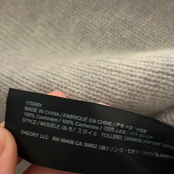 Theory Light Gray Cashmere Knit Top - Picture 3 of 3